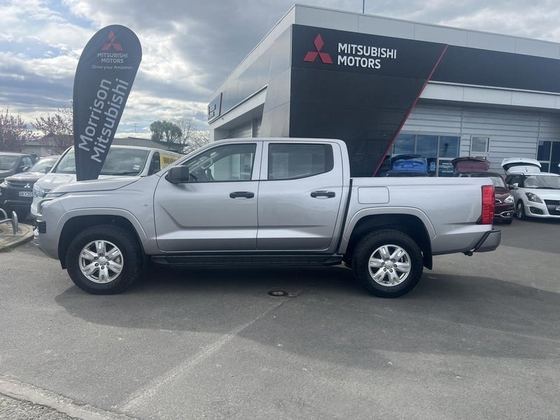 2025 Mitsubishi Triton DC WS 2.4D GLX 2WD 6AT image 3