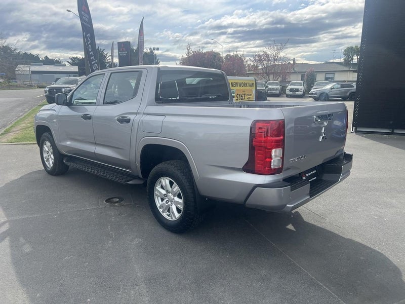2025 Mitsubishi Triton DC WS 2.4D GLX 2WD 6AT image 4