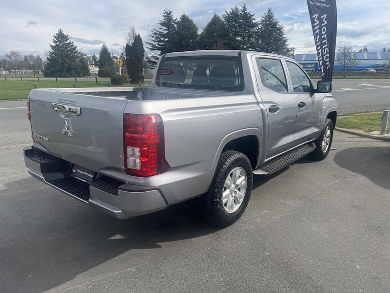 2025 Mitsubishi Triton DC WS 2.4D GLX 2WD 6AT image 5