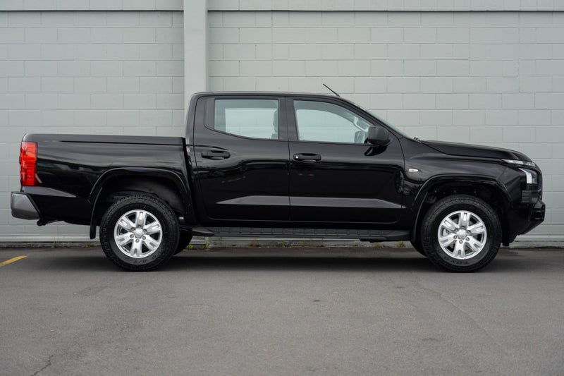 2025 Mitsubishi Triton DC WS 2.4D GLX 2WD 6AT image 4