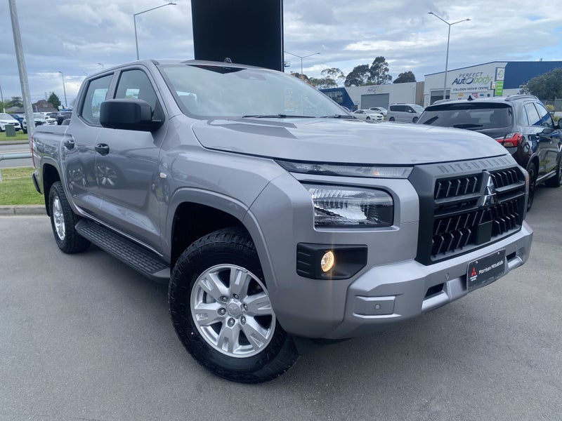 2025 Mitsubishi Triton DC WS 2.4D GLX 4WD 6AT image 2