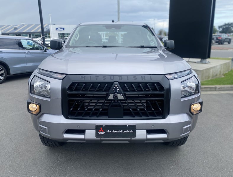 2025 Mitsubishi Triton DC WS 2.4D GLX 4WD 6AT image 3