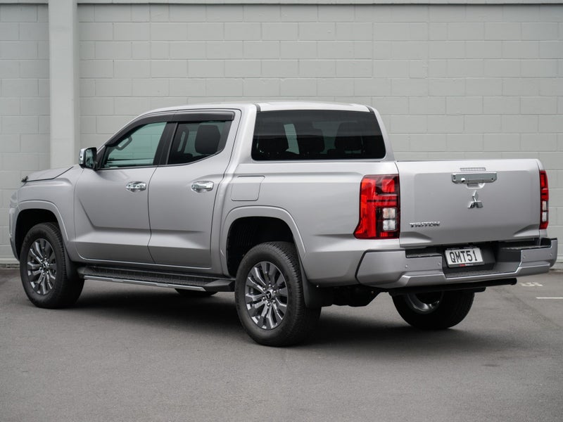 2025 Mitsubishi Triton DC WS 2.4D GLXR 2WD image 3