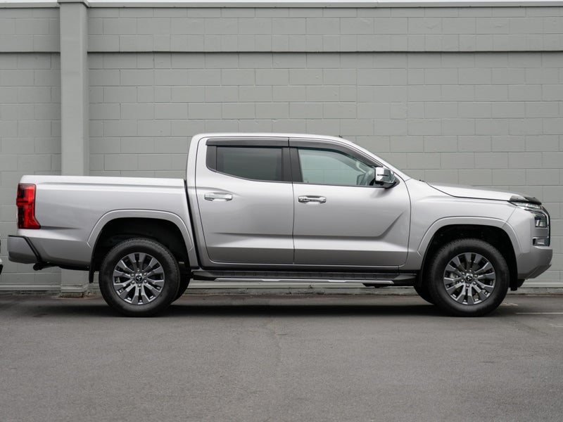 2025 Mitsubishi Triton DC WS 2.4D GLXR 2WD image 4