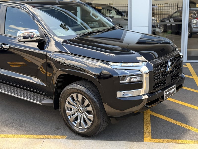 2025 Mitsubishi Triton DC WS 2.4D GLXR 2WD 6AT - image 2