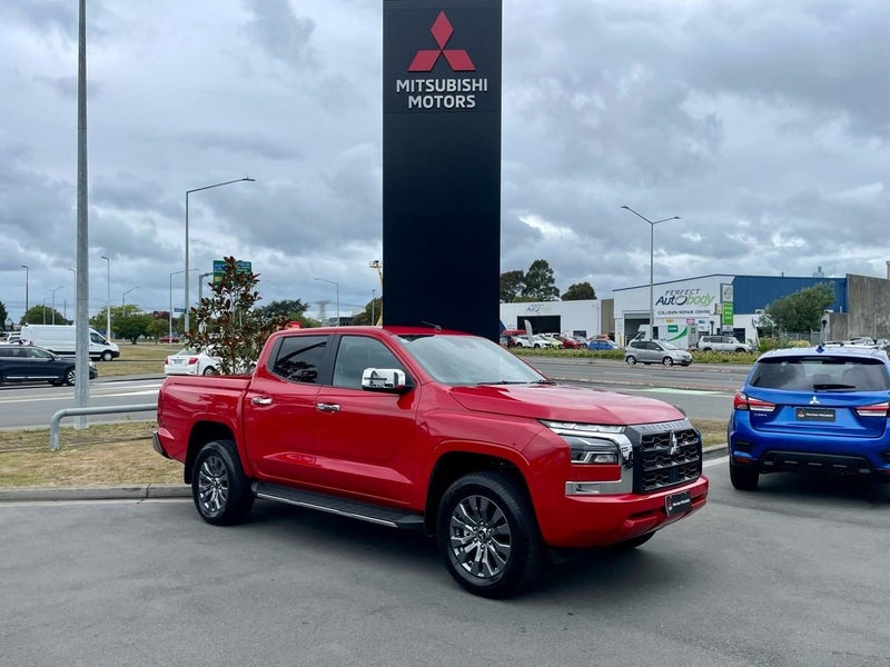 2025 Mitsubishi Triton DC WS 2.4D GLXR 2WD 6AT image 1