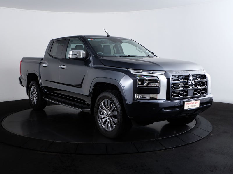 2025 Mitsubishi Triton DC WS 2.4D GLXR 2WD 6AT image 1