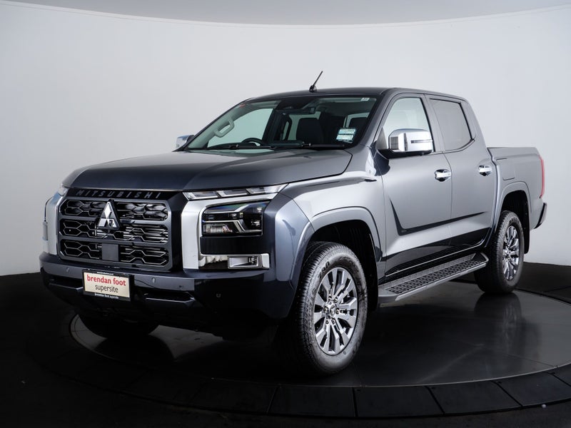 2025 Mitsubishi Triton DC WS 2.4D GLXR 2WD 6AT image 4