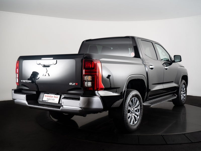 2025 Mitsubishi Triton DC WS 2.4D GLXR 2WD 6AT image 4