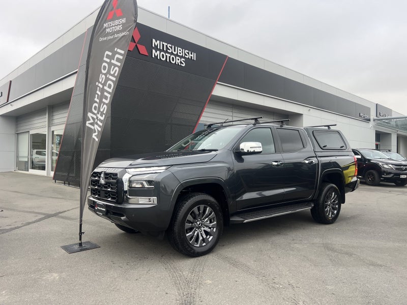 2025 Mitsubishi Triton DC WS 2.4D GLXR 4WD 6AT image 1