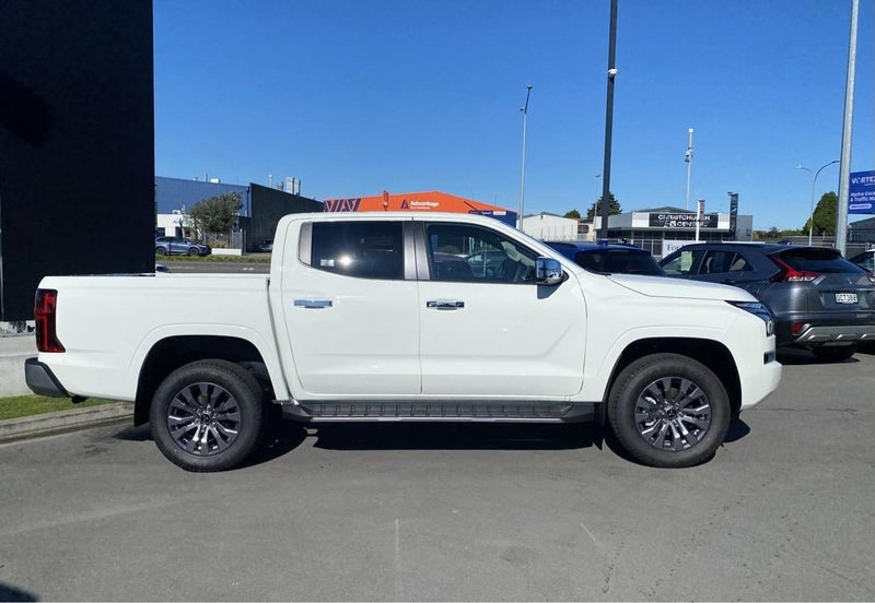 2025 Mitsubishi Triton DC WS 2.4D GLXR 4WD 6AT image 3
