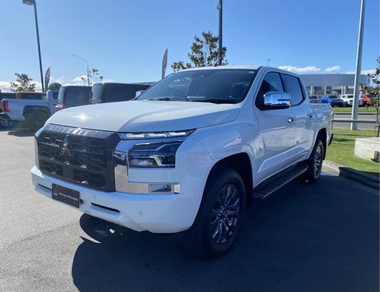 2025 Mitsubishi Triton DC WS 2.4D GLXR 4WD 6AT image 5