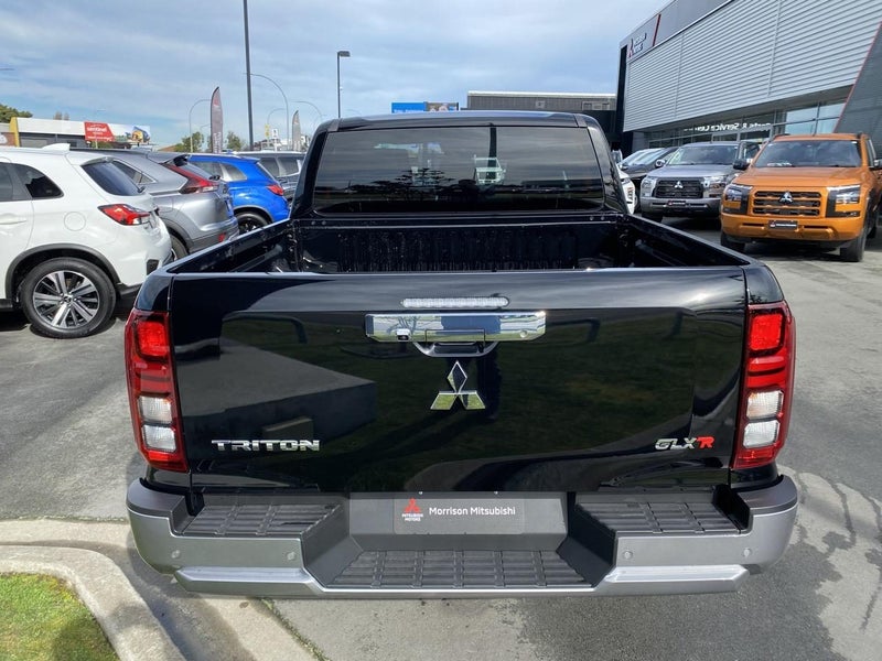 2025 Mitsubishi Triton DC WS 2.4D GLXR 4WD 6AT image 5