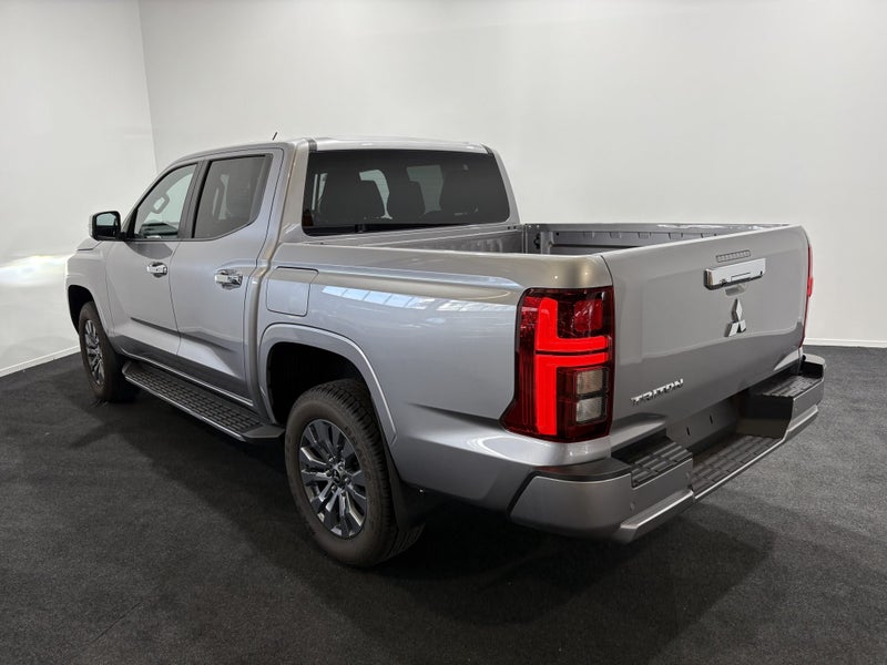 2025 Mitsubishi Triton DC WS 2.4D GLXR 4WD 6AT image 5