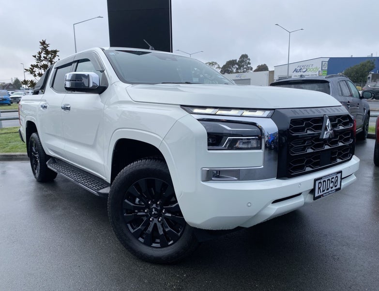 2025 Mitsubishi Triton DC WS 2.4D GLXR SPORT 4W... image 2
