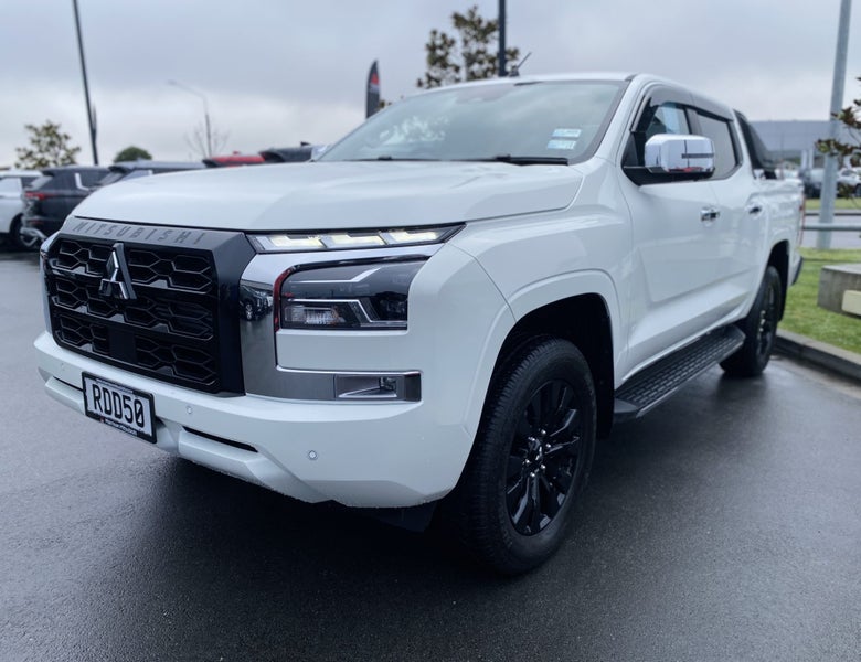 2025 Mitsubishi Triton DC WS 2.4D GLXR SPORT 4W... image 4