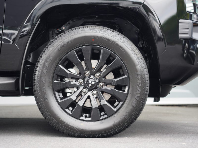2025 Mitsubishi Triton DC WS 2.4D GLXS 4WD 6AT image 5