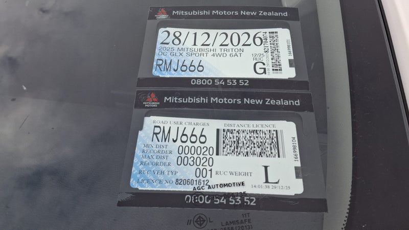 2025 Mitsubishi Triton DC WS 2.4D GLXS 4WD 6AT image 4