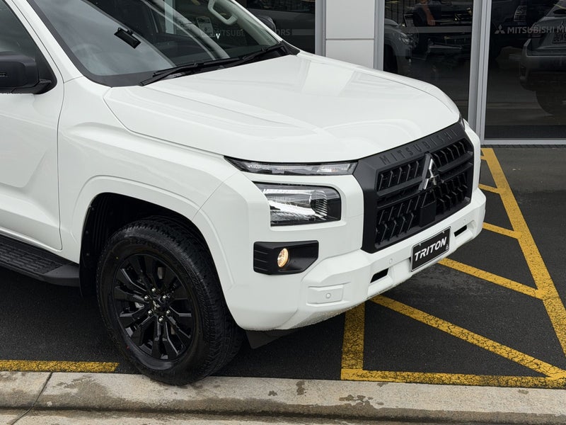 2025 Mitsubishi Triton DC WS 2.4D GLXS 4WD 6AT... image 2