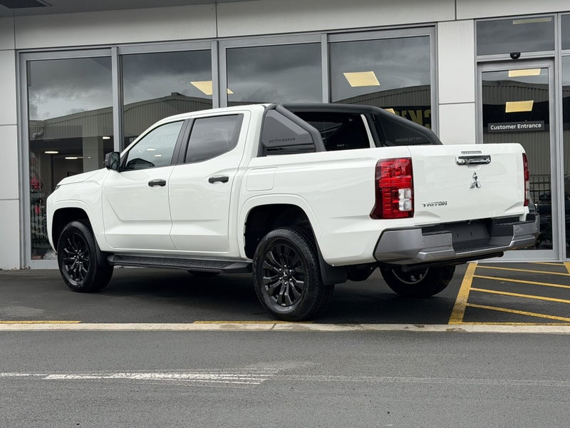 2025 Mitsubishi Triton DC WS 2.4D GLXS 4WD 6AT... image 4