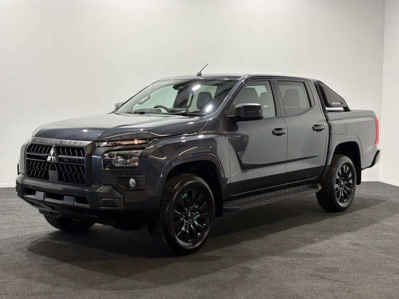 2025 Mitsubishi Triton DC WS 2.4D GLXS 4WD 6AT image 3