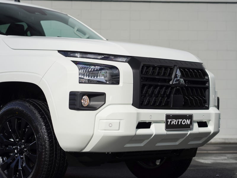 2025 Mitsubishi Triton DC WS 2.4D GLXS 4WD 6AT image 3