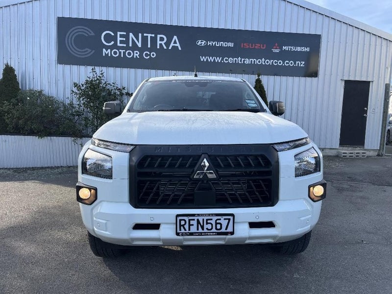 2025 Mitsubishi Triton DC WS 2.4D GLXS 4WD 6AT image 3