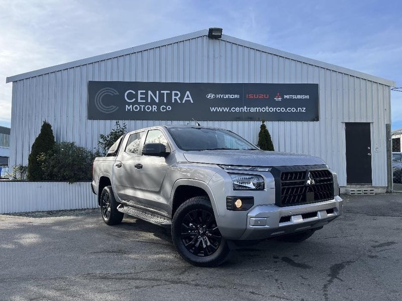 2025 Mitsubishi Triton DC WS 2.4D GLXS 4WD 6AT image 1