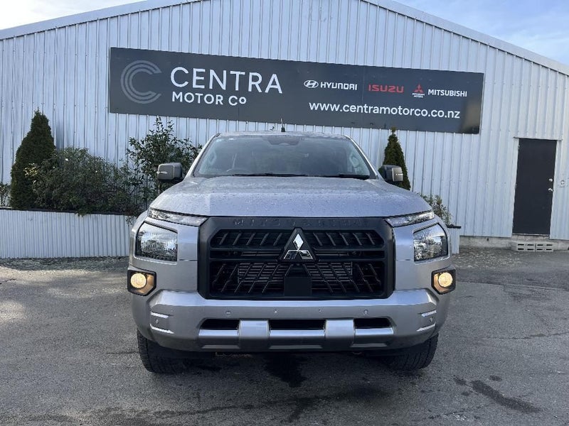2025 Mitsubishi Triton DC WS 2.4D GLXS 4WD 6AT image 3