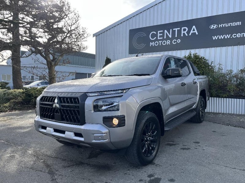 2025 Mitsubishi Triton DC WS 2.4D GLXS 4WD 6AT image 4
