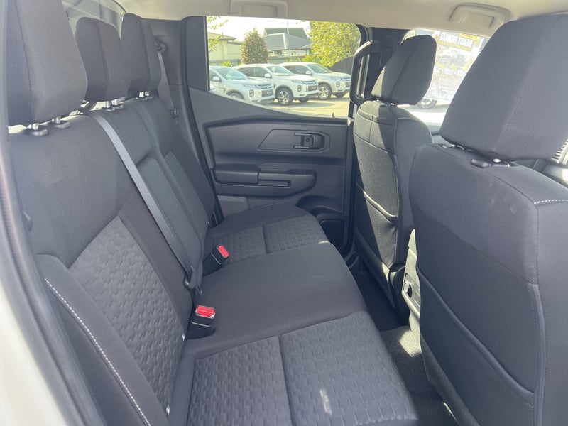 2025 Mitsubishi Triton DC WS 2.4D GLXS 4WD 6AT image 5