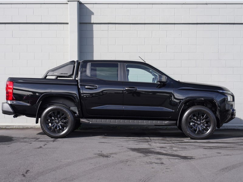 2025 Mitsubishi Triton DC WS 2.4D GLXS 4WD 6AT image 4