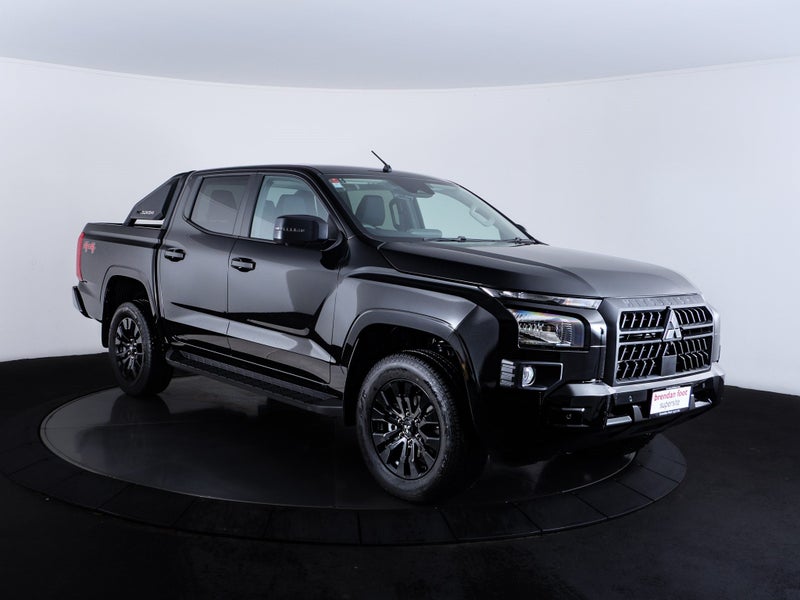 2025 Mitsubishi Triton DC WS 2.4D GLXS SPORT 4W... image 1
