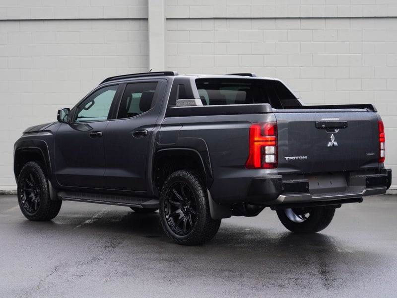 2025 Mitsubishi Triton DC WS 2.4D GSR 4WD image 3