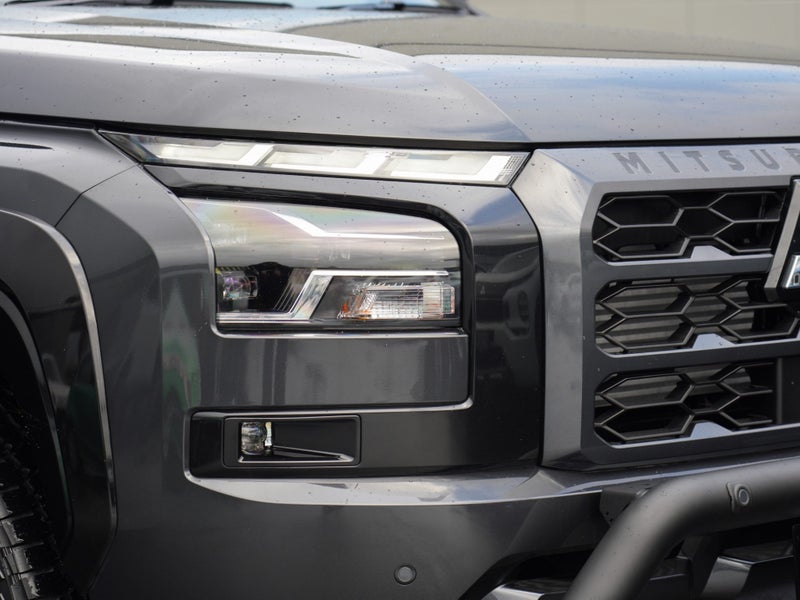 2025 Mitsubishi Triton DC WS 2.4D GSR 4WD image 5