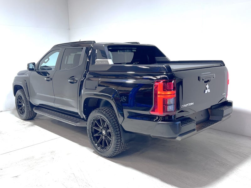 2025 Mitsubishi Triton DC WS 2.4D GSR 4WD image 5