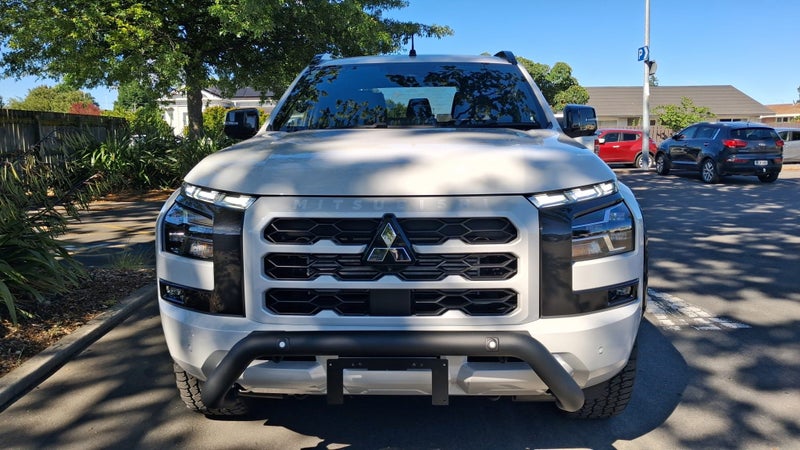 2025 Mitsubishi Triton DC WS 2.4D GSR 4WD 6AT image 4