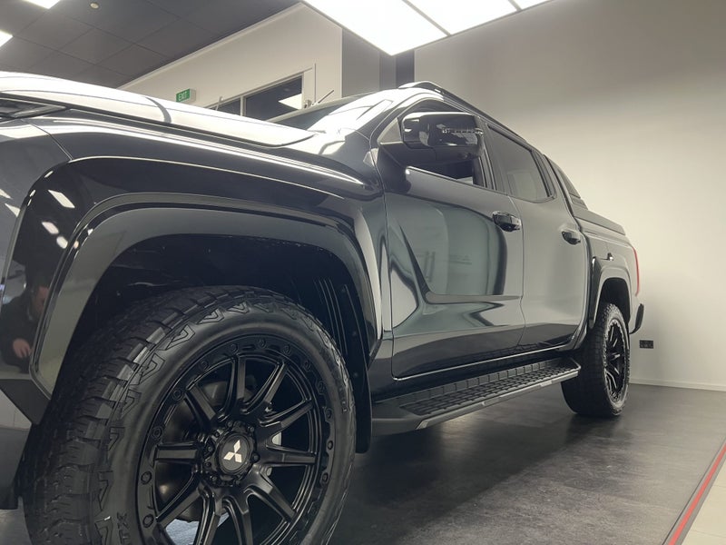 2025 Mitsubishi Triton DC WS 2.4D GSR 4WD 6AT image 2