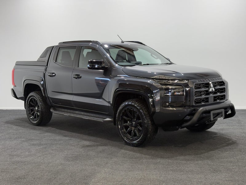 2025 Mitsubishi Triton DC WS 2.4D GSR 4WD 6AT image 1