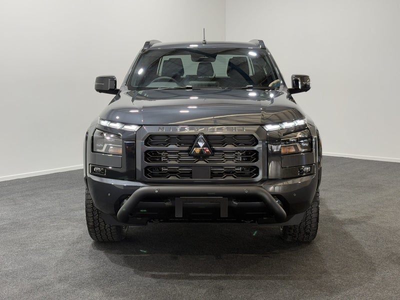 2025 Mitsubishi Triton DC WS 2.4D GSR 4WD 6AT image 2