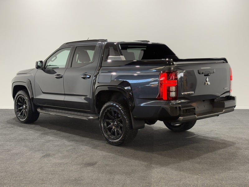 2025 Mitsubishi Triton DC WS 2.4D GSR 4WD 6AT image 5