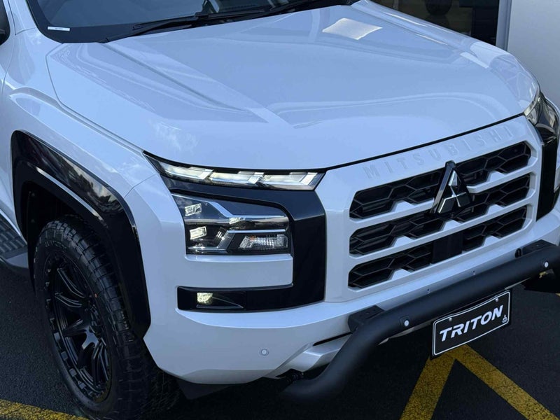 2025 Mitsubishi Triton DC WS 2.4D GSR 4WD 6AT -... image 3