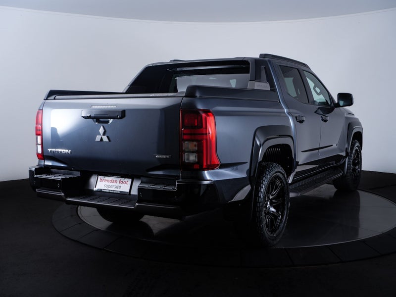 2025 Mitsubishi Triton DC WS 2.4D GSR 4WD 6AT image 4