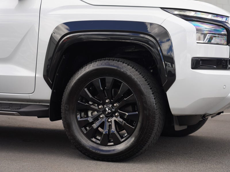 2025 Mitsubishi Triton DC WS 2.4D VRX 2WD 6AT image 4