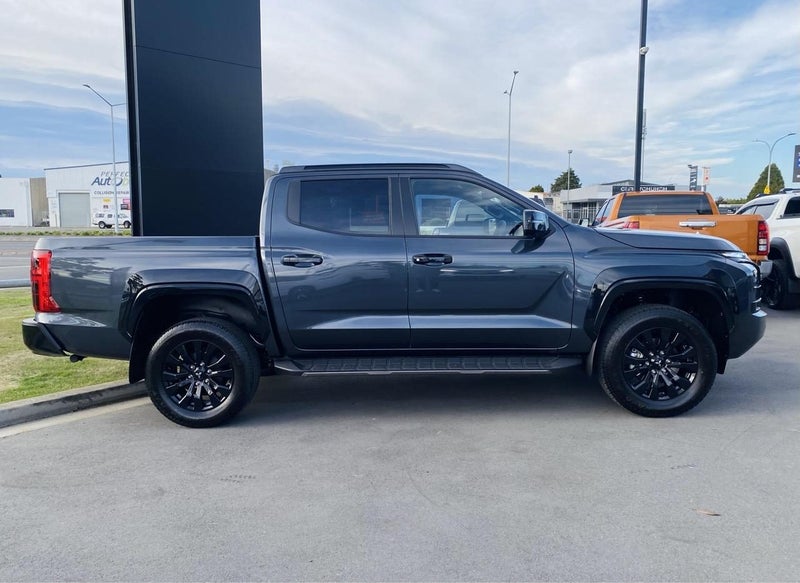 2025 Mitsubishi Triton DC WS 2.4D VRX 2WD 6AT image 4