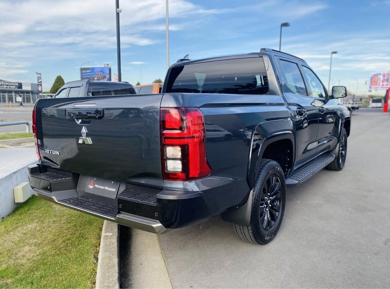 2025 Mitsubishi Triton DC WS 2.4D VRX 2WD 6AT image 5