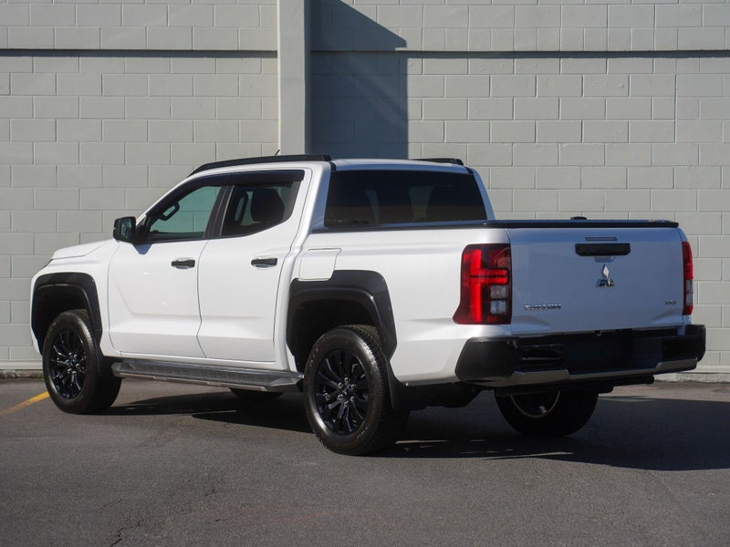 2025 Mitsubishi Triton DC WS 2.4D VRX 2WD 6AT image 2