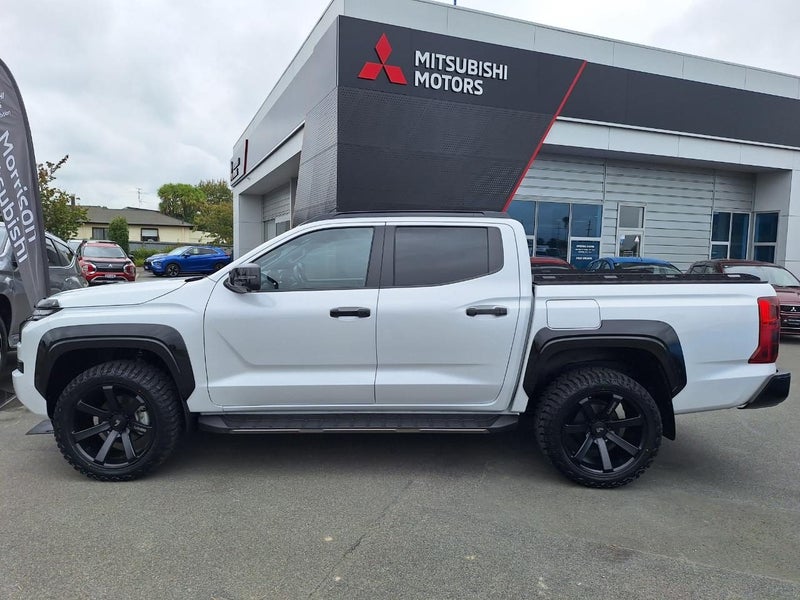 2025 Mitsubishi Triton DC WS 2.4D VRX 4WD 6AT image 2