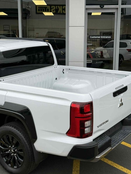 2025 Mitsubishi Triton DC WS 2.4D VRX 4WD 6AT -... image 5