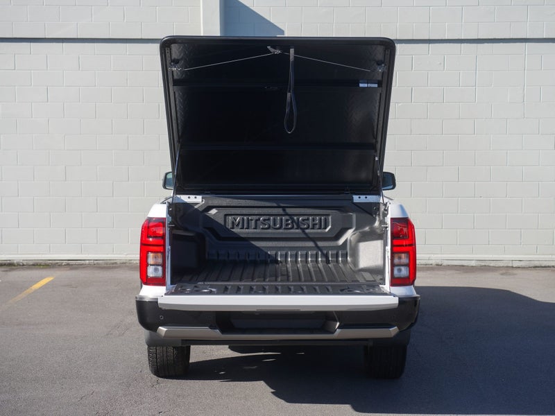 2025 Mitsubishi Triton DC WS 2.4D VRX 4WD 6AT image 5